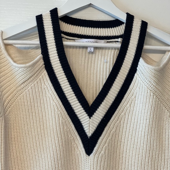 Sweater - Picture 2 of 2